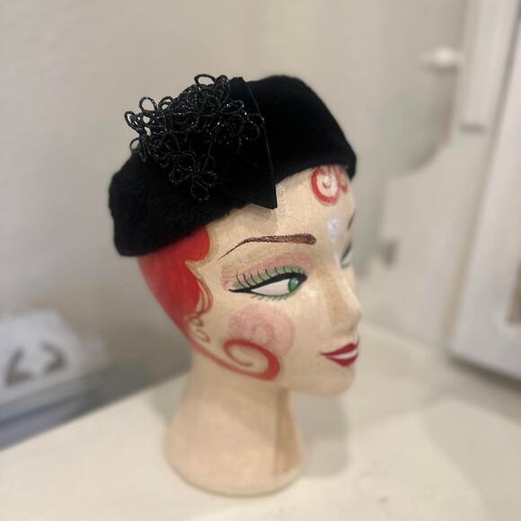 Nicholas Ungar Hats Black Felt Cap Italy c 1940s Pillbox Hat Beaded Accent - Picture 3 of 4